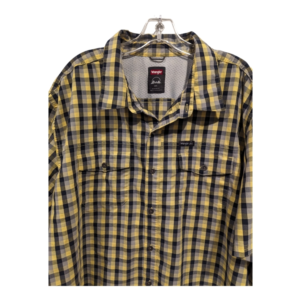Wrangler yellow plaid button shirt.  Men's size 3xl.  Vented and breathable.